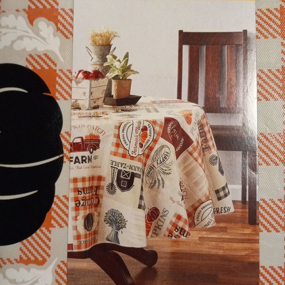 Fall Thanksgiving Round Vinyl Tablecloth - Picture 3 of 4